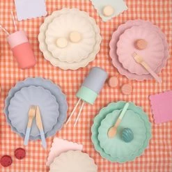 Meri-Meri Meri Meri Large Pink Reusable Bamboo Plates (Pack Of 6) -Professional Childrens Furniture Store GUEST 530c2601 eb70 450b a166 8904fa0b9238 1