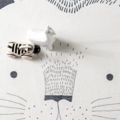 NuLOOM Kinslee Modern Lion Machine Washable Kids Area Rug -Professional Childrens Furniture Store GUEST 7cc1791b 56b6 47cb b06a 8edb946d7fc1