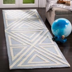 Safavieh Kids SFK912 Hand Tufted Area Rug - Safavieh